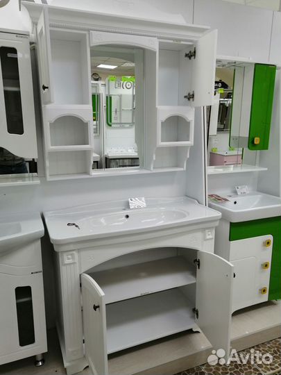 Коллекция мебели для ванной комнаты 