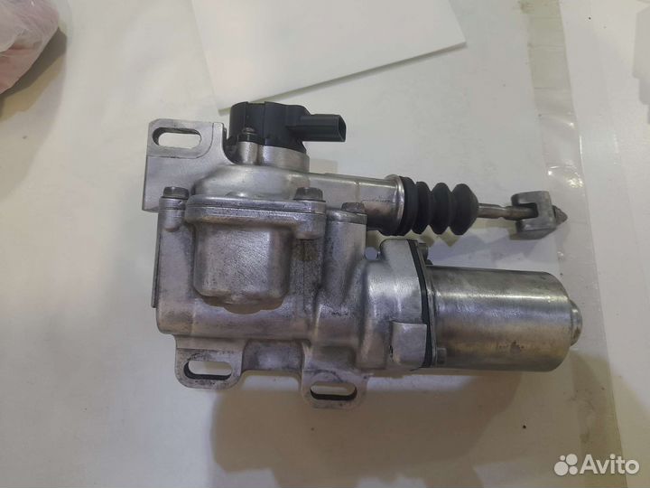 Селектор и маховик Toyota Corolla 150