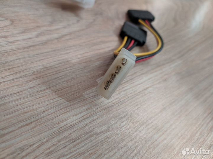 Переходник питания Molex - SATA