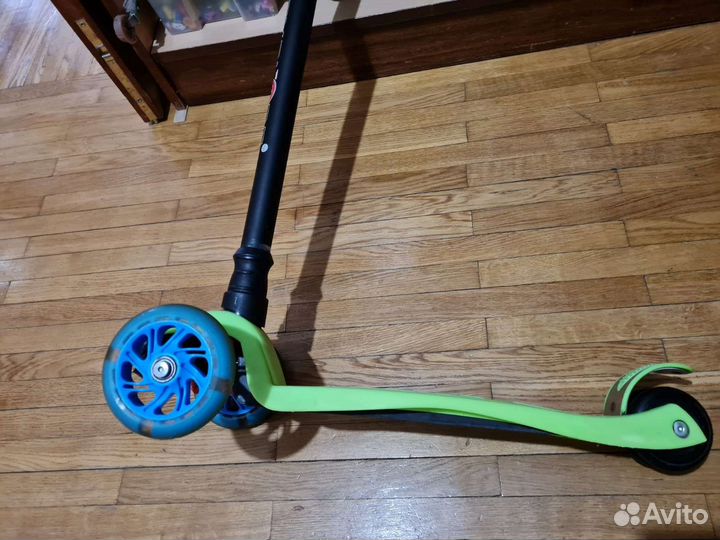 Самокат детский трехколесный