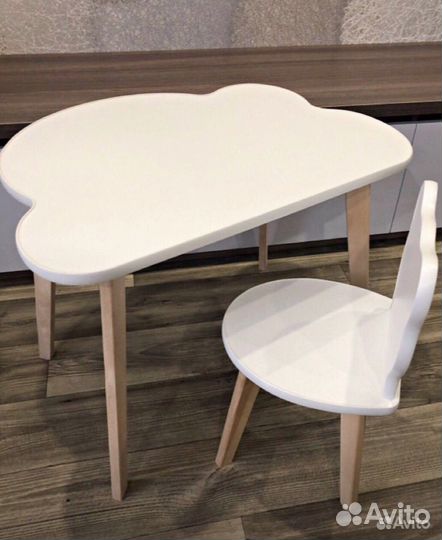 Детский стол и стул 