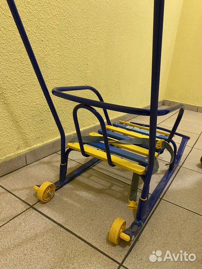 Санки с ручкой