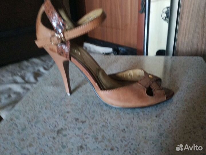 Босоножки женские 37 размер