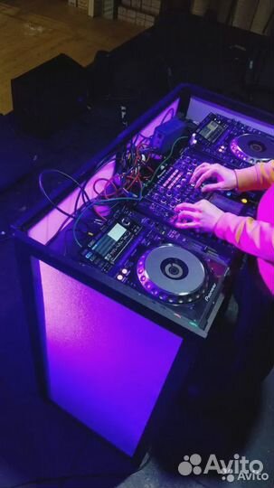 Аренда DJ фасада (диджей ширмы) со столом