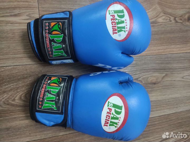 Боксерские перчатки 12 oz