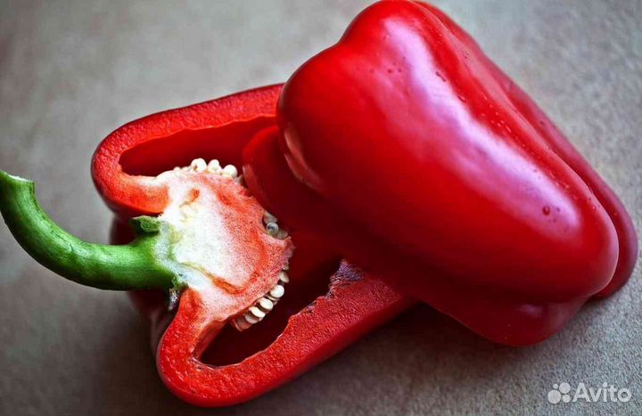 Перцы, помидоры, цветы