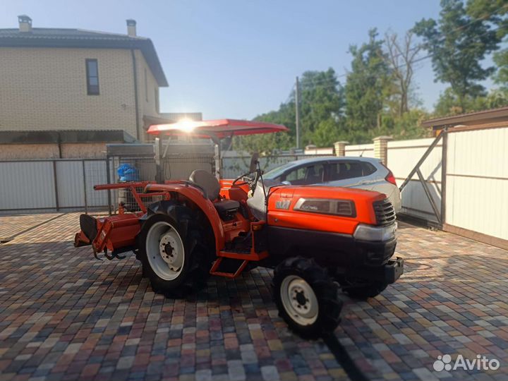 Мини-трактор Kubota KL301, 2012