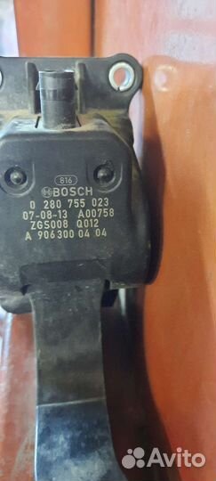 Педаль газа на VolkswagenCrafter