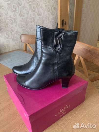 Сапоги женские из натуральной кожи 36 размер новые
