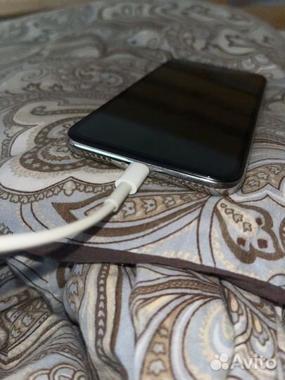 Телефон iPhone X