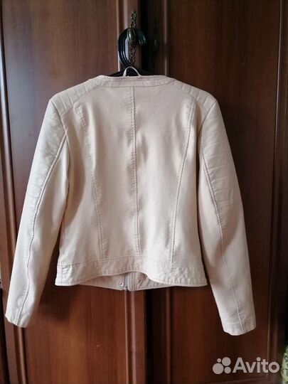 Кожаная куртка 42 размера