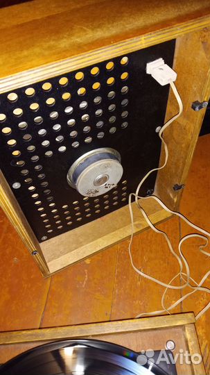 Проигрыватель винила СССР+111 пластинок.Обмен