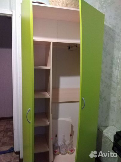 Компьютерный стол, полка навесная, шкаф