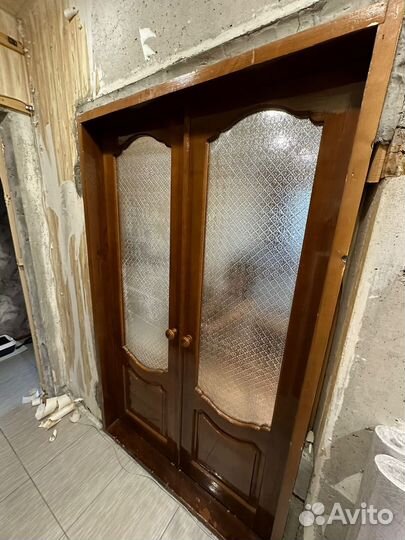 Дверь межкомнатная со стеклом двухстворчатая