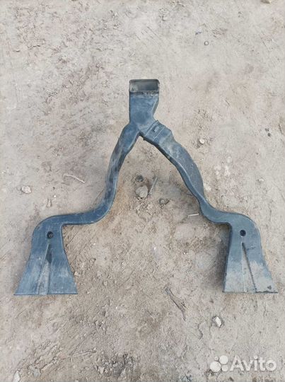 Воздуховод Mitsubishi Carisma