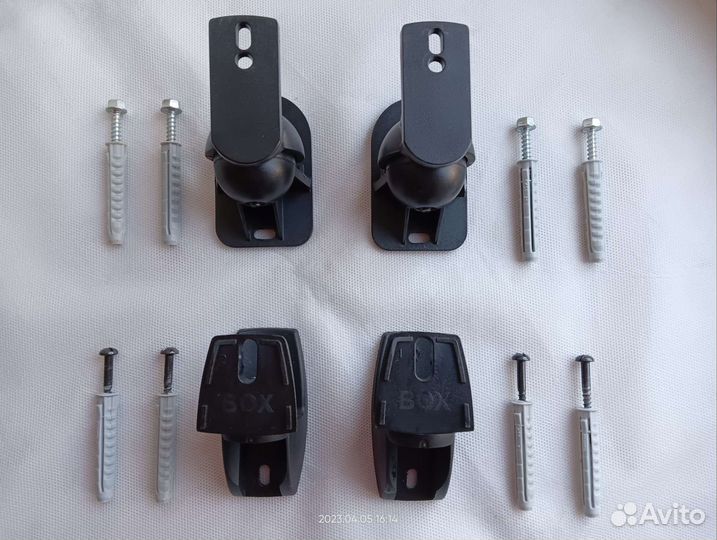 Передние панели к аппаратуре + кронштейн