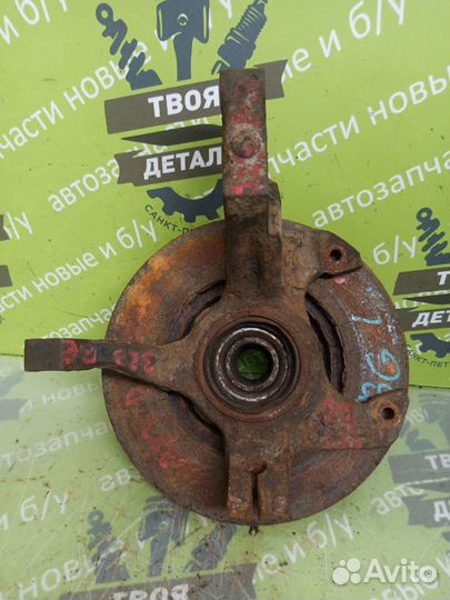 Ступица цапфа кулак передняя левая Mazda 323 BG