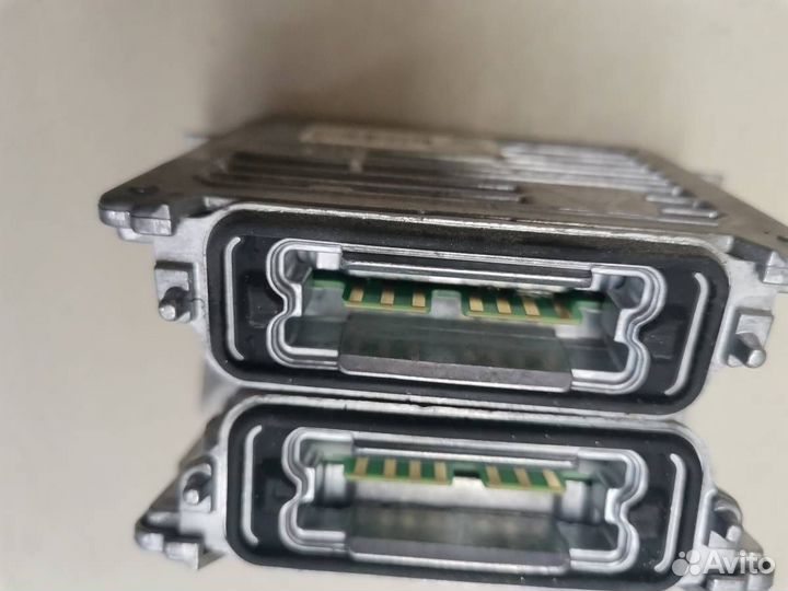 Блок ксеноновой лампы Jeep Grand Cherokee WK2 2010