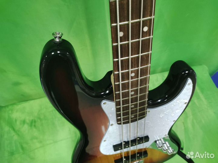 Бас гитара Homage