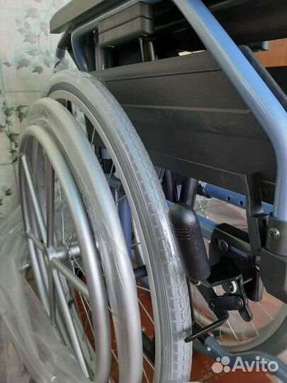 Инвалидная коляска новая