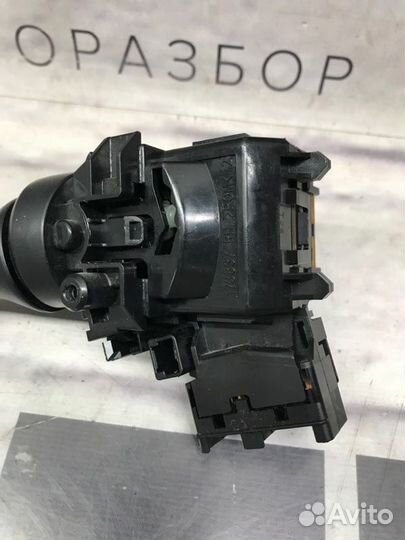 Подрулевой переключатель дворников Toyota Harrier