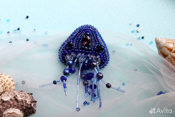 Брошки из бисера