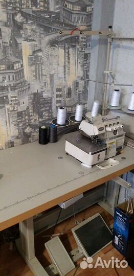 Оверлок промышленный пятиниточный