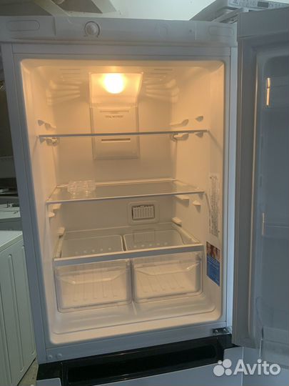 Холодильник indesit
