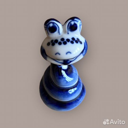 Фарфоровая статуэтка гжель