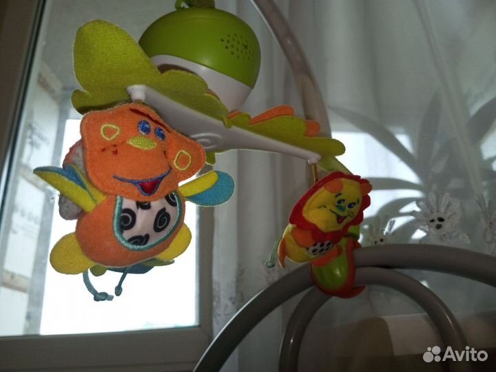 Музыкальный мобиль на кроватку tiny love