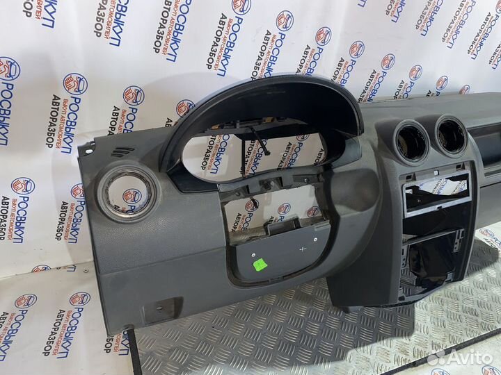 Торпедо Renault Logan (2004-2015)