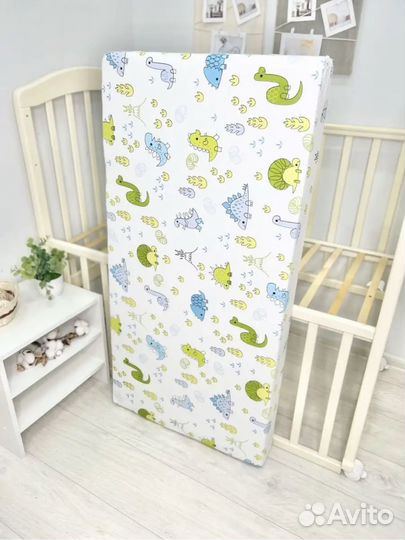 Детская кровать с новым матрасом и 2 простынями