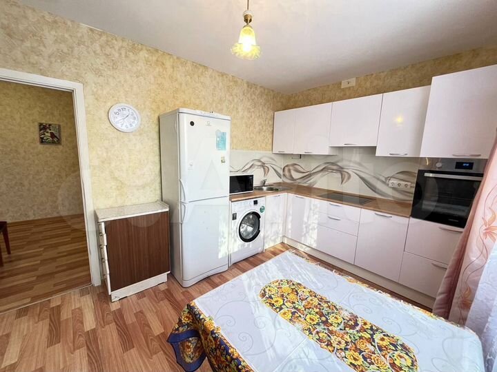 2-к. квартира, 58,8 м², 1/17 эт.