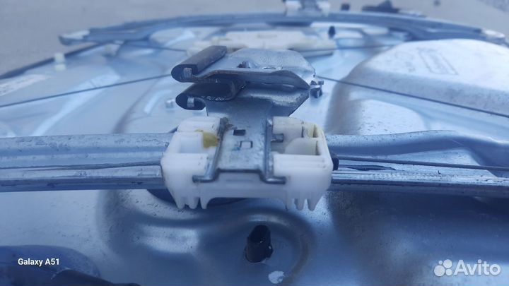 Стеклопадъёмник передний правый Хундай i30