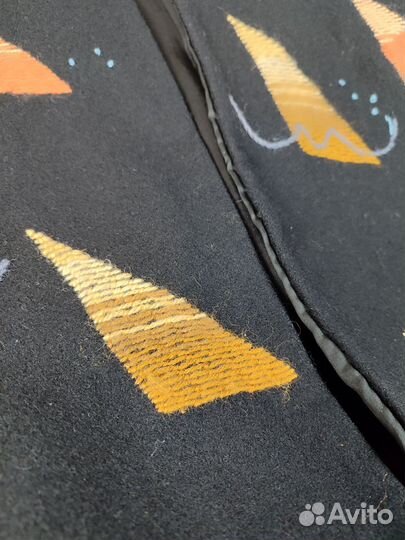 Шерстяной жилет с вышивкой. Винтаж р.48