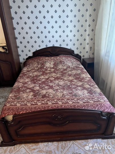 Спальный гарнитур