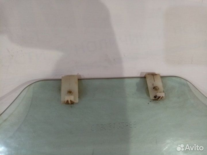 Стекло двери Kia Rio 3