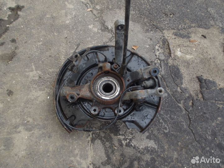 Ступица в сборе задняя левая Mercedes W215 W220