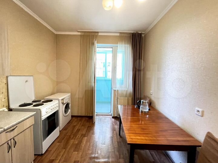 2-к. квартира, 58 м², 3/17 эт.