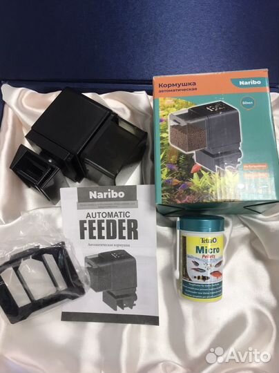 Кормушка для рыб Naribo с кормом Tetra
