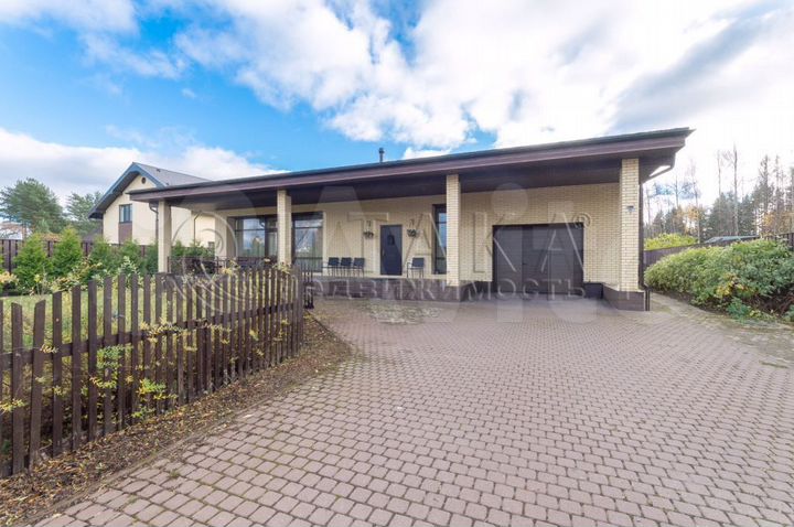 Дом 186,7 м² на участке 10 сот.