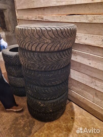 Sava Eskimo Stud 205/60 R16