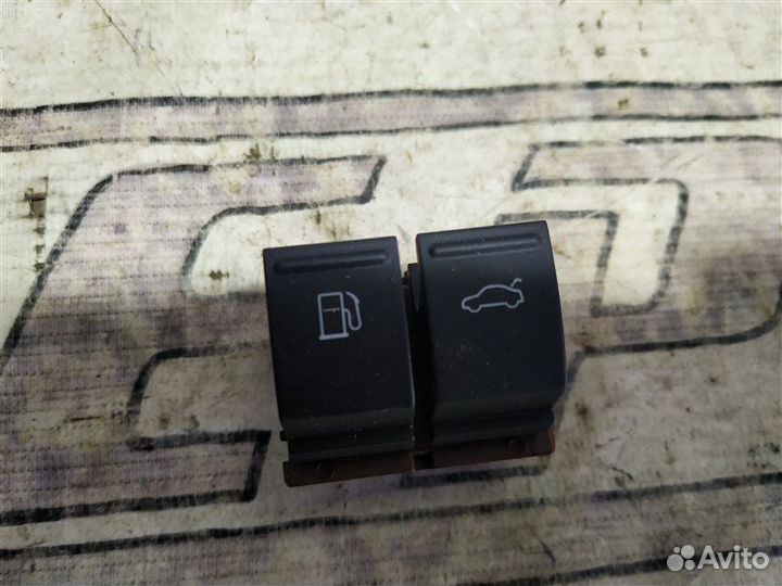 Кнопка открывания багажника Volkswagen Passat B6