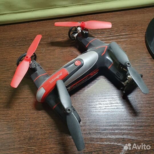 Квадрокоптер на радиоуправлении