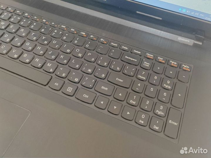 Ноутбук Lenovo с 17 дюймами и Windows 10 Обмен