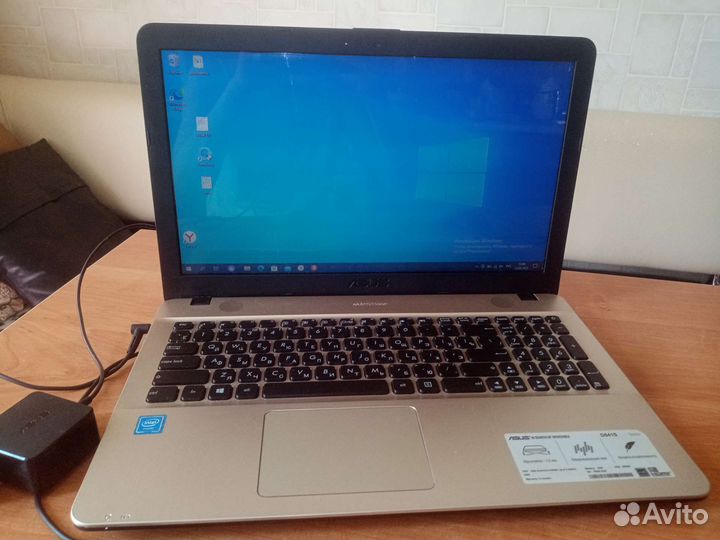 Ноутбук asus