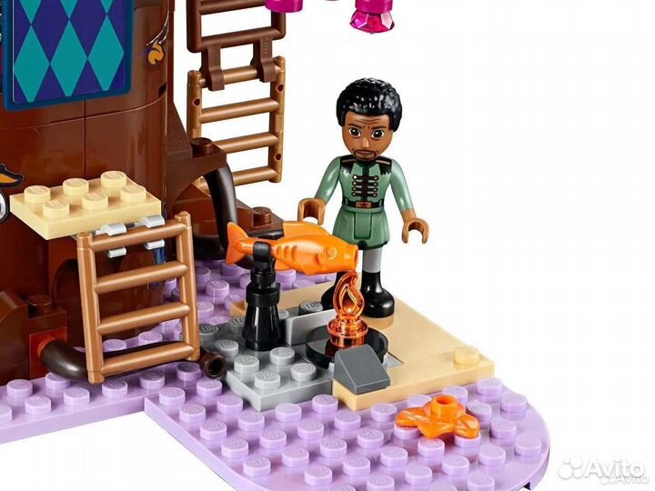 Disney Frozen II (Заколдованный домик на дереве)