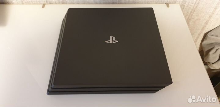 Sony PlayStation 4 Pro (PS4 Pro) 1TB CUH-7108B