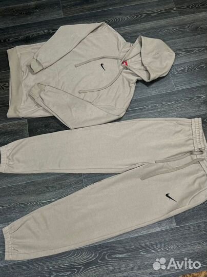 Спортивный костюм Nike