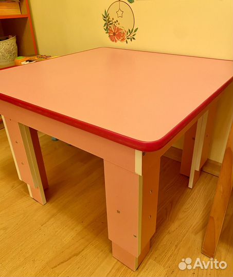 Стол детский цветной